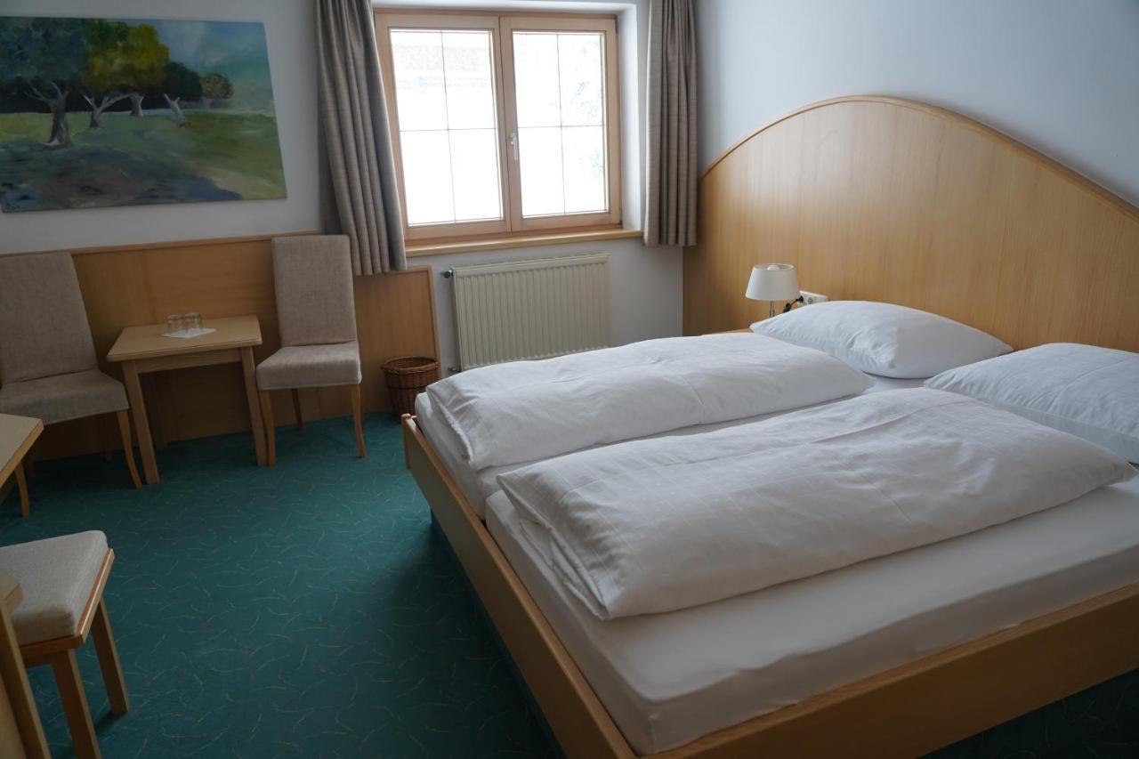 Quality Hosts Arlberg - Hotel Goldenes Kreuz B&B Sankt Anton am Arlberg Exterior photo